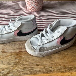 Kids Nike Blazer Mid '77 SE Double Swoosh White Arctic Punch Pink Shoes Size 8c